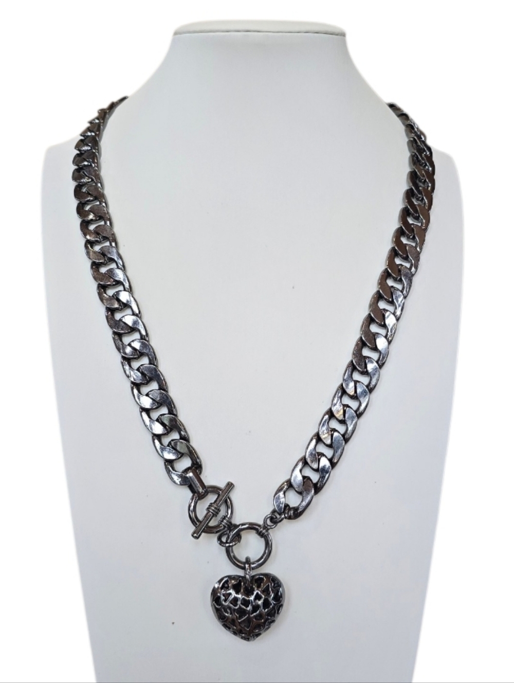 Torrid Cuban Link Gunmetal Gray Heart Pendant Necklace - Picture 2 of 4